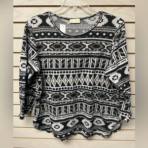 Bobbie Brooks Black and White Geometric Sweatshirt